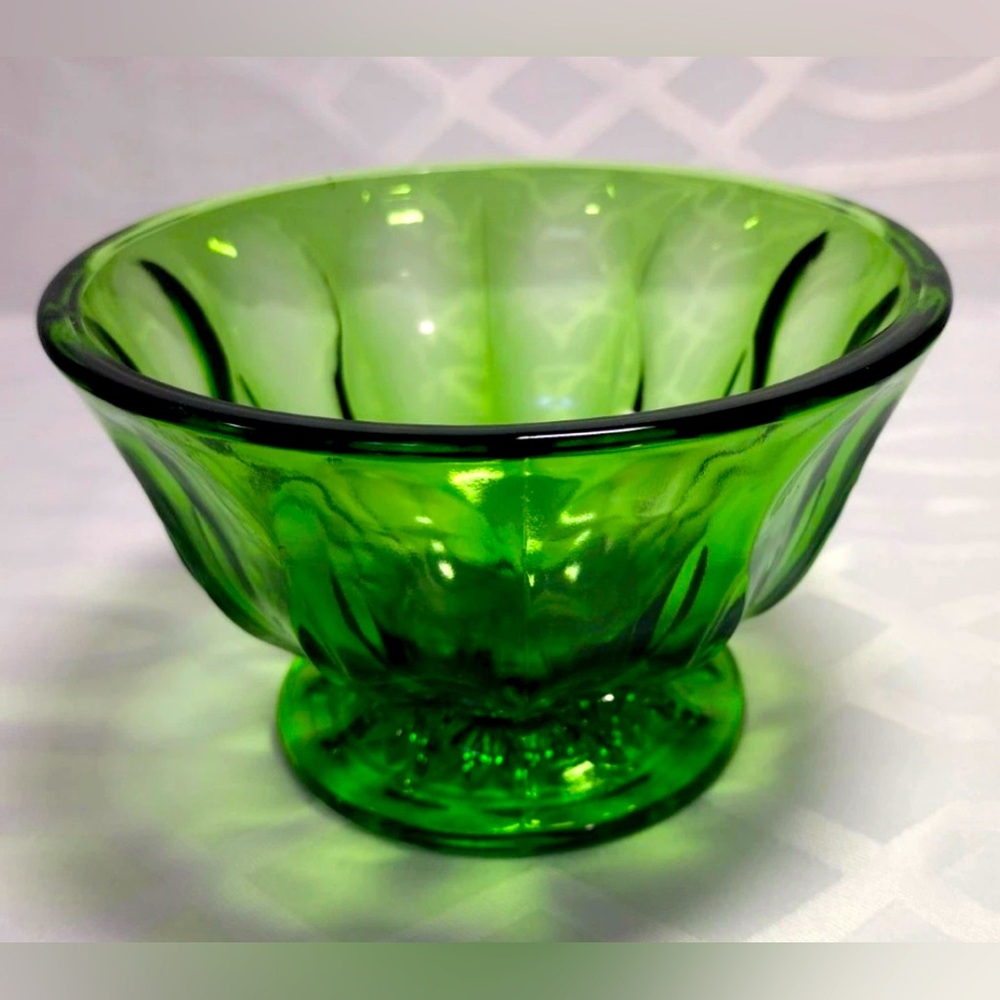 Vintage Anchor Hocking Emerald Green Glass Fairfield Footed Bowl Candy Dish